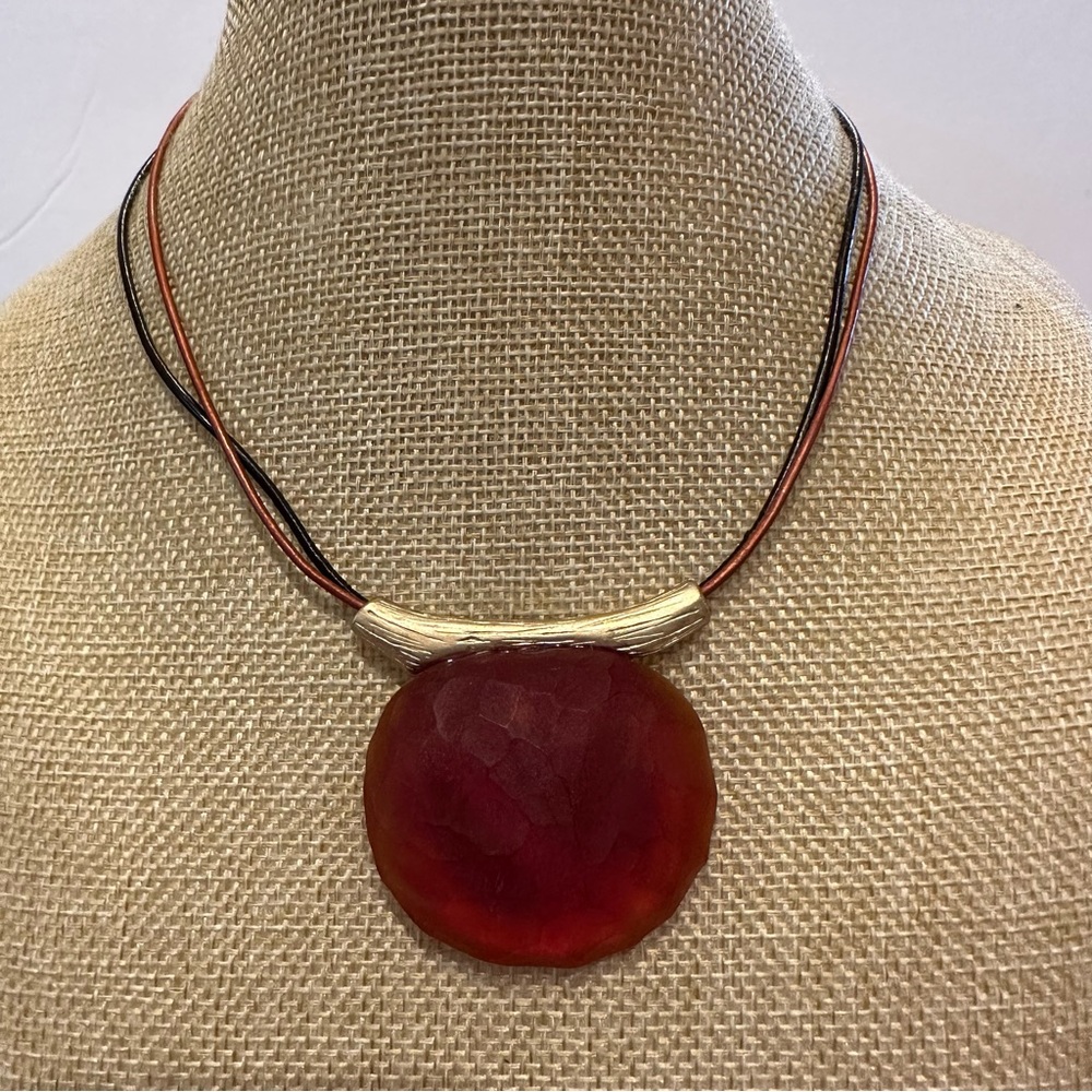 Chico’s Necklace-Burnt orange & gold tone carved pendant w/ faux leather chain - Picture 2 of 12